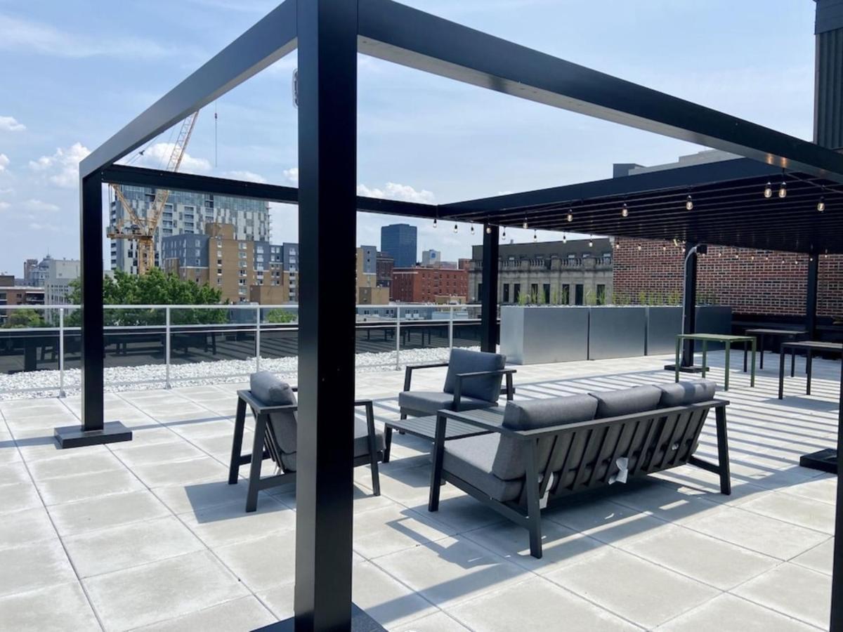 Appartement Condo Avec Terrasse Privee Dans Le Quartier Des Spectacles Montreal Luaran gambar